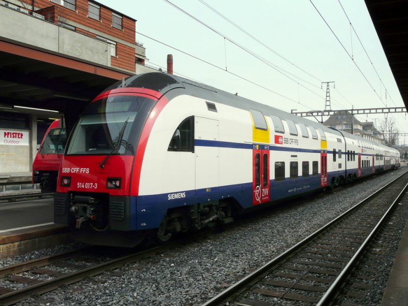 SBB - S-Bahn Zrich Triebzug 514 017-3 im Bahnhof von Uster am 14.03.2009