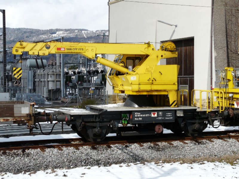 SBB - Selbstfahrender Baudienstkran XTms 40 85 958 5 577-1 abgestellt im Depotareal von Biel / Bienne am 22.03.2008