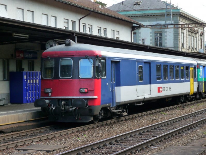 SBB - Steuerwagen mit Gep�ckabteil BDt 50 85 82-33 983-6 in Liestal am 03.08.2008