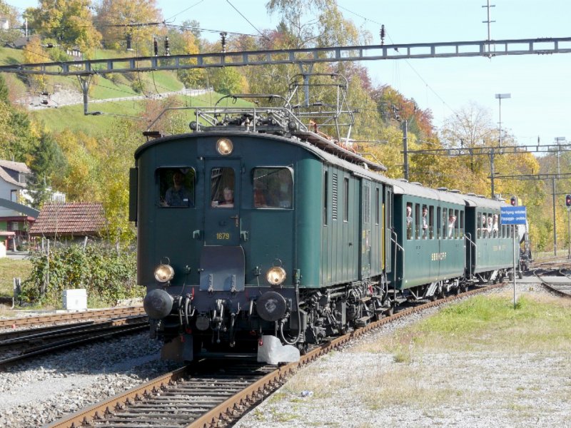 SBB - Triebwagen De 4/4 1679 unterweg bei der DVZO in Bauma am 11.10.2008