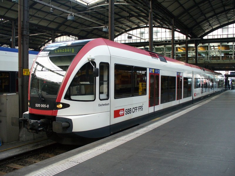 SBB - Triebzug RABe 520 005-0 im Bahnhof von Luzern am 18.11.2007