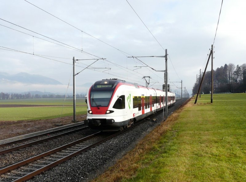 SBB - Triebzug RABe 521 019-0 Unterwegs von Olten nach Oberdorf zwischen Wangen an der Aare und Deitingen am 30.12.2007