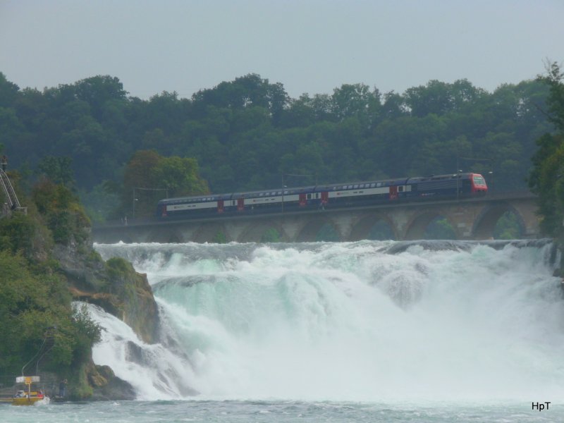 SBB - Zug auf der Brcke beim Rheinfall in Neuhausen am 11.09.2009