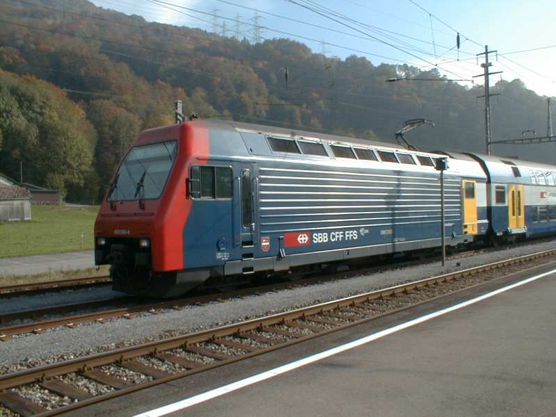 SBB,Zrcher S-Bahn mit Lok Re450 am 21.10.00 in Ziegelbrcke