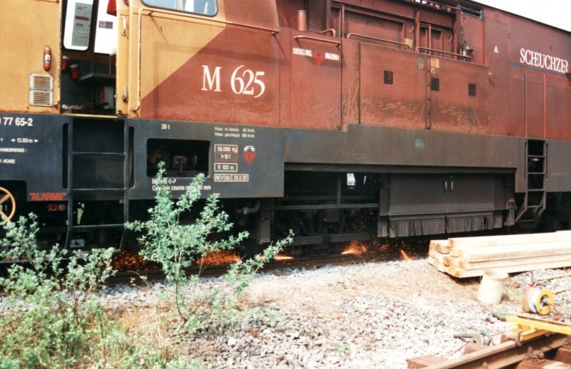 SCHEUCHZER Schienenschleifmaschine M 625 beim Schauschleifen am 10.5.1997 zur 150 Jahrfeier der Schweizer Bahnen in St.Gallen.