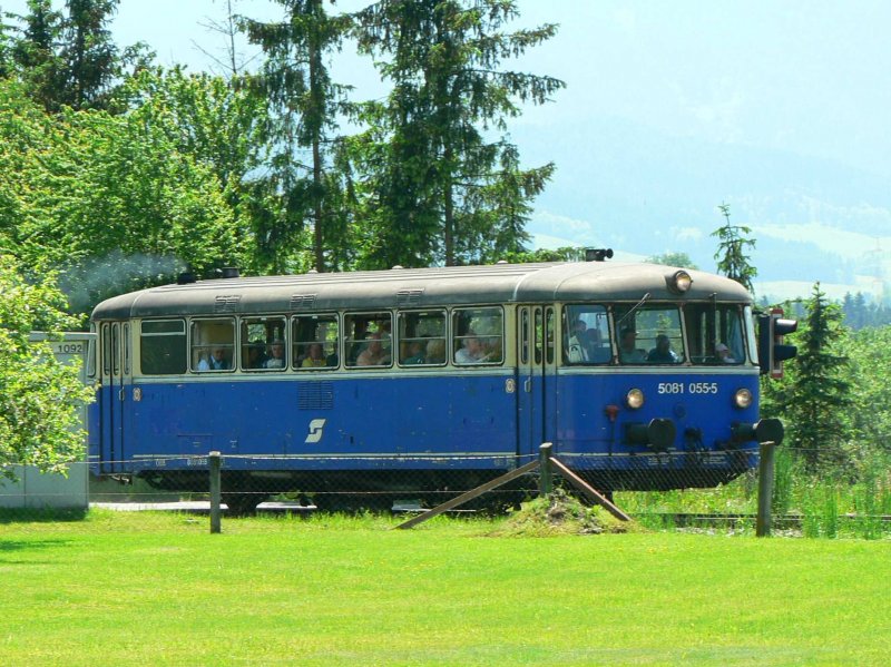 Schienenbus 5081.055-5 Sonderzug Knittelfeld - P�ls 
Fotografiert in Zeltweg am 25.05.2006 