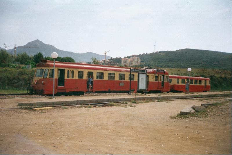 Schmalspurbahn auf der Insel Korsika - Calvi-Bastia,
Bahnhof ILE ROUSSE - Mai 1999  