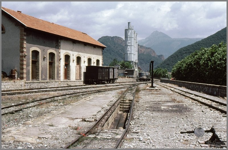 Schmalspurbahnhof in Digne. (Archiv 06/77)