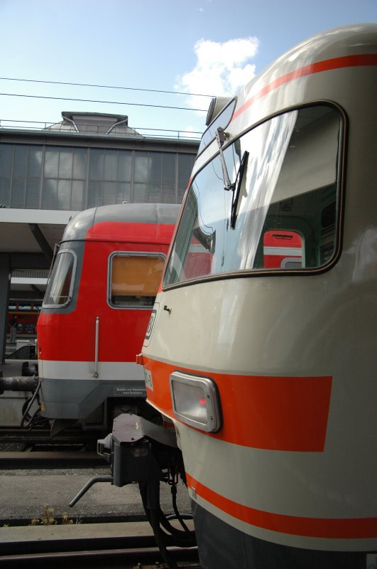 Schnauzenvergleich des 420 001 und eines Karlsruhers