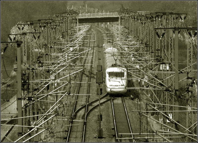 Schnellfahrstrecke Stuttgart - Mannheim bei Vaihingen (Enz). 

12.04.2009 (J)