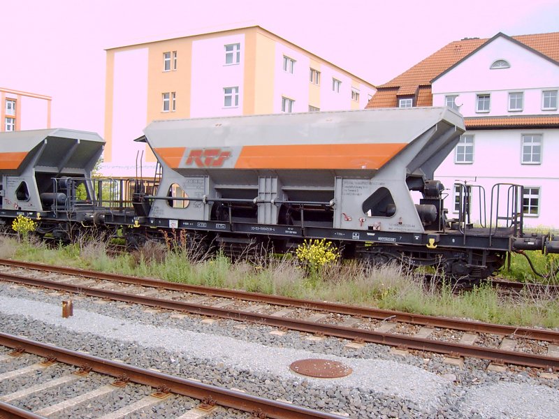 Schotterwagenganzzug abgestellt in Erfurt Nord am 24.05.08 Bestehend aus mehreren Wagen aus Rum�nien und Niederlande. Dieser Wagen ist von der CFR (Rum�nien).