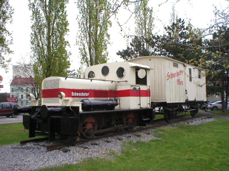 SCHWECHATER-Bierzug vor der Brauunion-Brausttte Schwechat (2005-04-26)