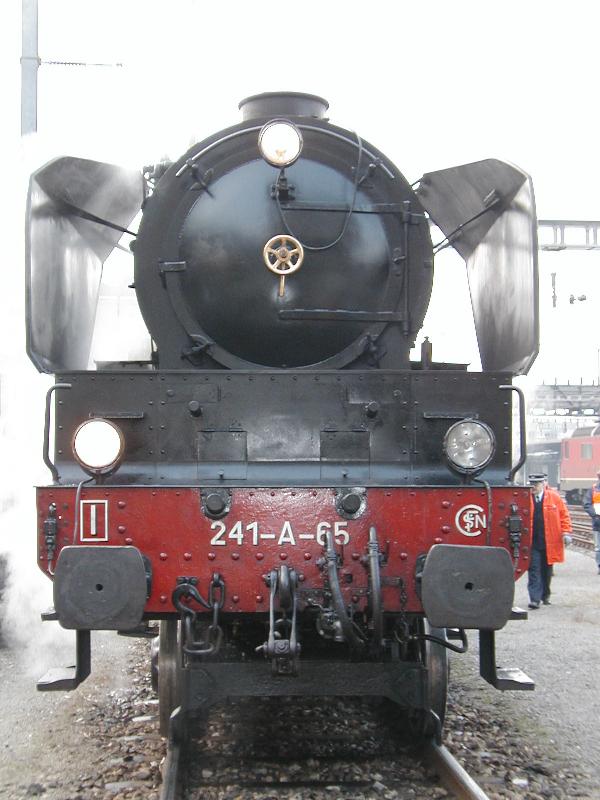 Schweiz:Verein 241.A.65 ex SNCF Das Gesicht der
241.A.65 am 11.01.03 in Bellinzona