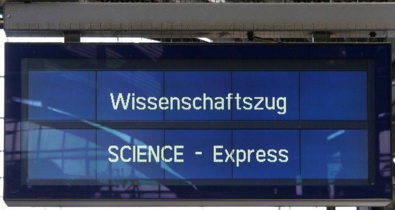 Screen whrend des Besuchs des Science Express in Aachen HBF, aufgenommen am 16.05.2009