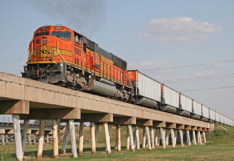 SD70MAC mit Kohlezug in Ft.Worth, Texas