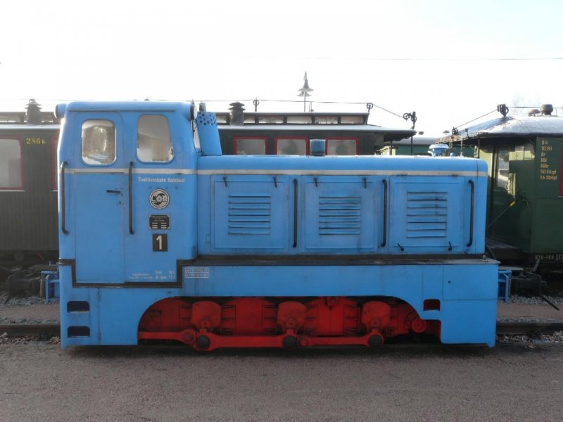 SDG / DR - Diesellok Nr.1 im Bahnhofsareal von Radebeul am 09.12.2008