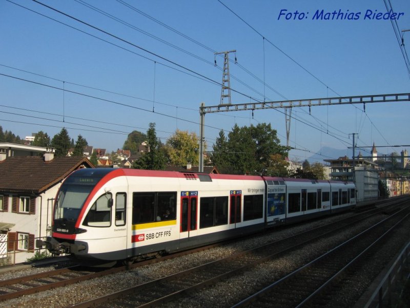 Seethal GTW bei der Einfahrt in den Bahnhof Luzern, am 18.10.08