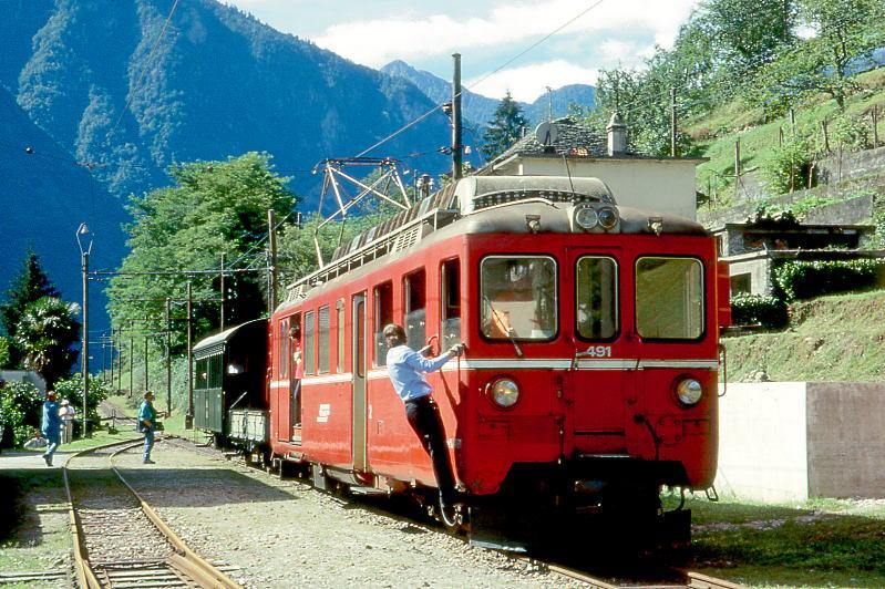 SEFT RhB Extra-GmP fr GRAUBNDEN TPURS 3206 von Castione-Arbedo nach Cama am 29.08.1997 in Cama mit RhB BDe 4/4 491 - RhB Kk 7027 - RhB B 2060. Hinweis: Rangierfahrt
