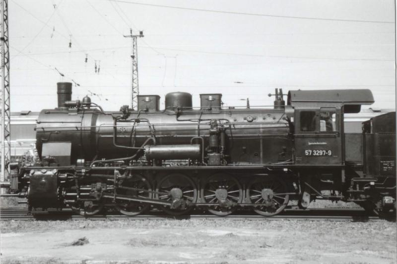 Sehr gut erhaltene Dampflok BR 57, so gesehen zum 12. Dresdner Dampflokfest 2003. 