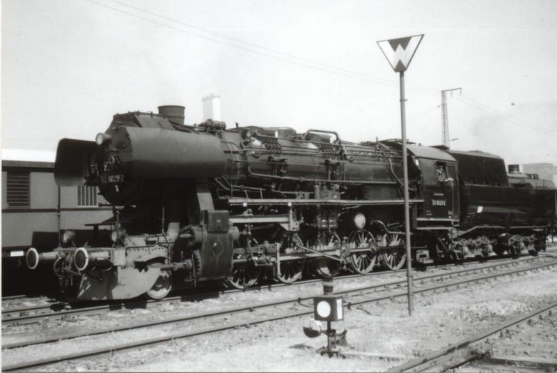 Sehr gut erhaltene Dampflok, so gesehen zum 12. Dresdner Dampflokfest 2003. Es ist eine BR 52 8029-2