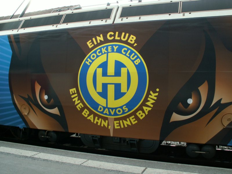 Seitliche Bemalung der Ge 4/4 III Nr.652 mit dem Logo des HCD.Landquart 07.02.07