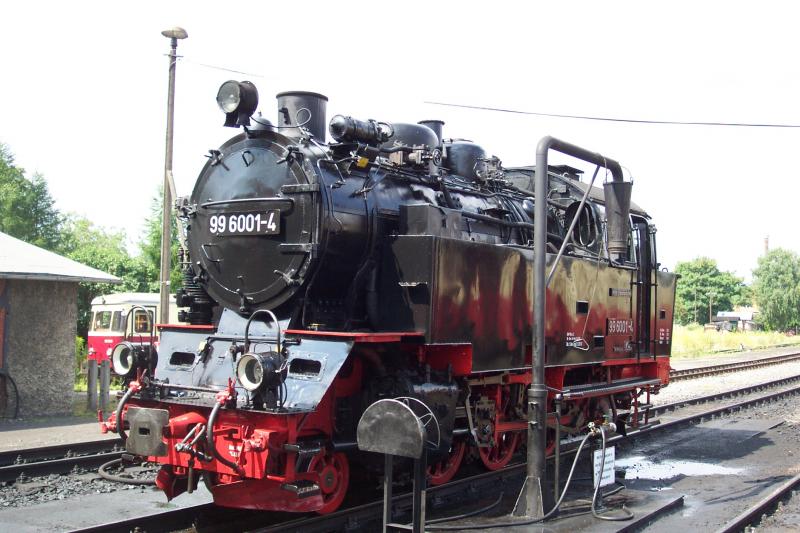 Selketalbahn Gernrode 99-6001-4 nach dem Wasserfassen am 22.07.2003.JPG