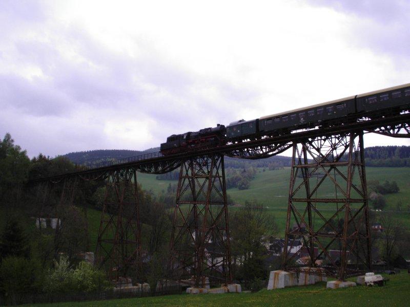 SEM Lok 50 3648 berquert gerade das markersbacher Viadukt in Richtung Schwarzenberg