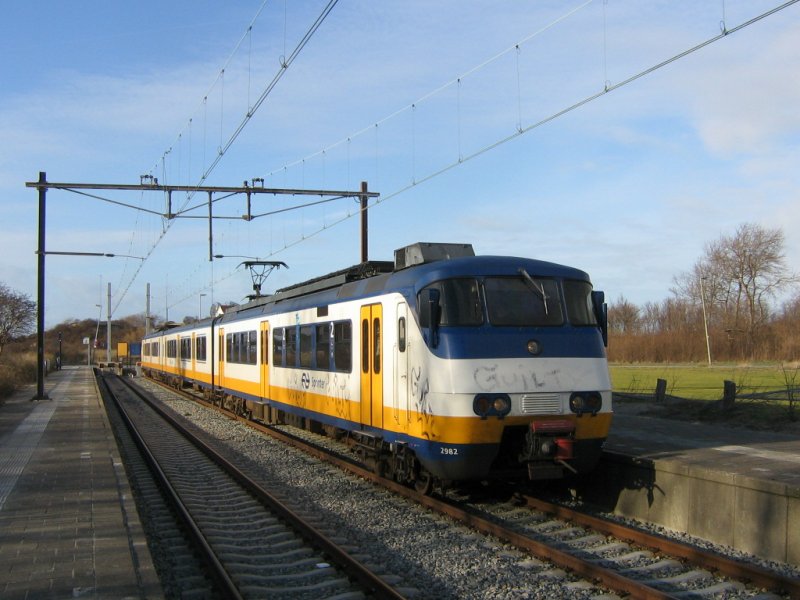 SGMm 2982 te Hoek van Holland Strand als trein 4157 naar Rotterdam Centraal - 27 januari 2007