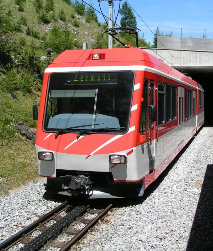 Shuttle der MGB beim Anstieg von Tsch nach Zermatt. 31.07.07