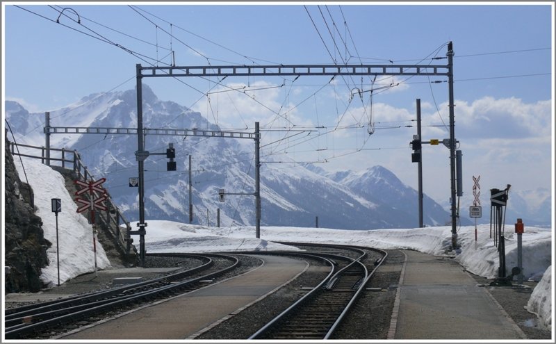 Sicht des Lokfhrers in Alp Grm Richtung Poschiavo (sd) (23.04.2009)