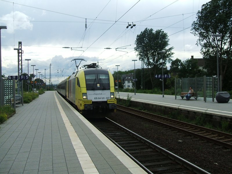 Siemens Dispo ES 64 U2-047 vor RB 40 Essen-Hagen erh�lt Einfahrt im Bochumer Hbf Gleis 5