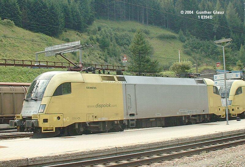 Siemens Dispolok ES 64 U2-012 am 29.08.2004 im Bahnhof Brenner.