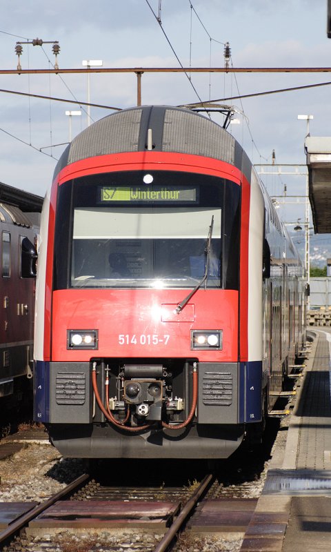 Siemens Triebzug RABe 514 015-7 als S7 in Richtung Winterthur abfahrbereit am 16.6.2007 8:10 in Rapperswil