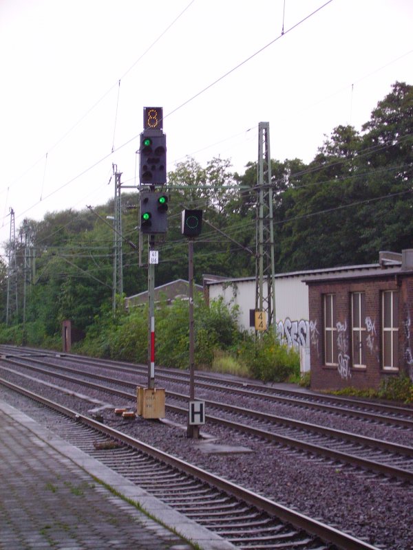 Signal 41 U6 zeigt Fahrt mit Hchstgeschindigkeit 80 km/h sowie Fahrt erwarten und den Abfahrauftrag. Hamburg-Harburg, 22.08.07