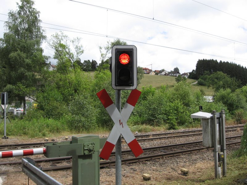 Signalanlage am B31 der Schwarzwaldbahn 6.7.07