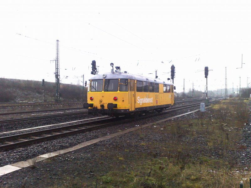 Signaldienst VT 740 004-7 im Gleis 1 des Bf Flieden am 10.12.2008