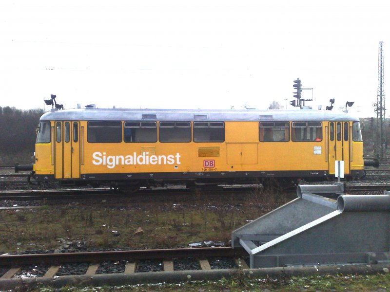 Signaldienst VT 740 004-7 im Gleis 1 des Bf Flieden am 10.12.2008