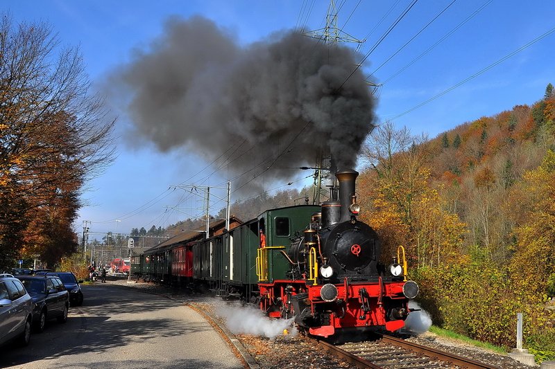 Sihlwald - Mit einer mchtigen schwarzen Dampffahne geht es ein paar Kilometer weiter nach Sihlbrugg, um nach 30 Minuten wieder hier zu sein. 26.10.2008