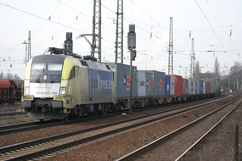 Simens Dispolok ES 64 U2 in Duisburg-Bissingheim