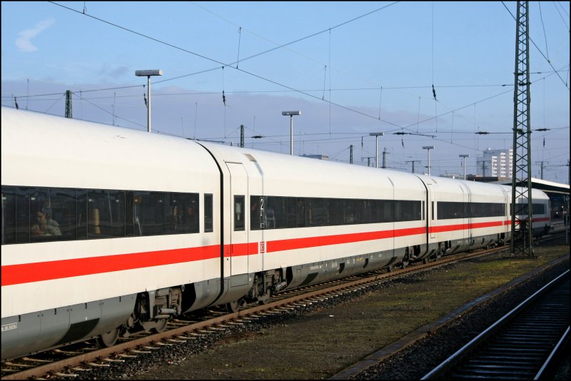 Sind sie nicht schn? Hier fhrt der ex METROPOLITAN als IC 1811  Loreley  nach Stuttgart. (01.01.08)