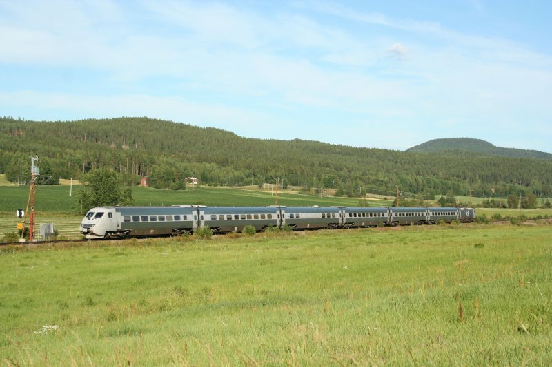 SJ X2 2003 am 30.7.2008 in Storboda.