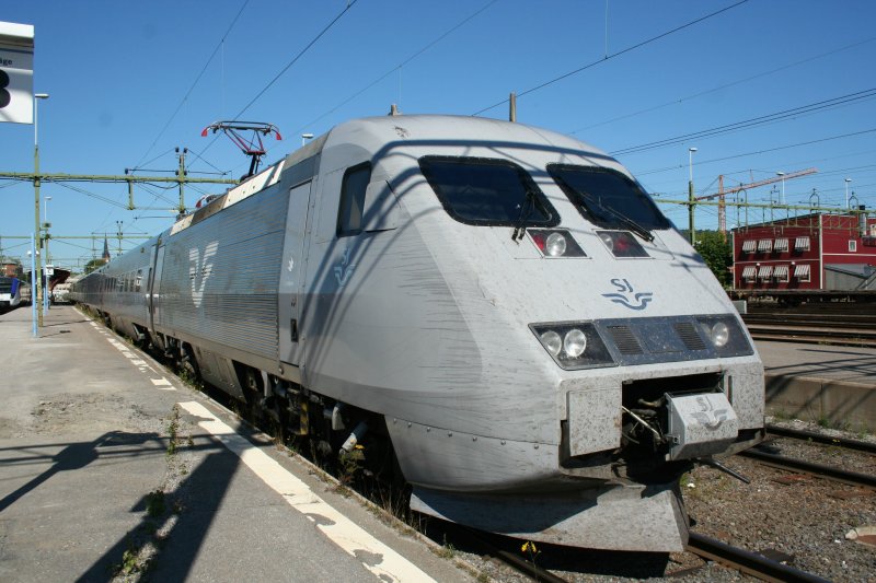 SJ X2 2009 steht abgestellt am 25.7.2008 in Sundsvall C.