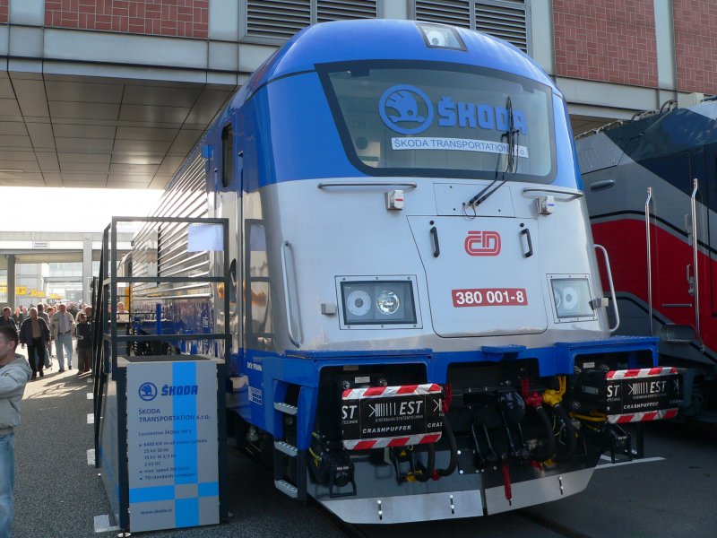 Skoda-Lok 380 001-8. Diese 6,4 MW starke Mehrsystemlok fr 25 kV 50 Hz, 15 kV 16 2/3 Hz und 3 kV Gleichspannung hat eine Hchstgeschwindigkeit von 200 km/h. 29.8.2008, Innotrans Berlin