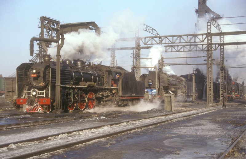 SL 664 + QJ 1350  Changchun  04.01.89