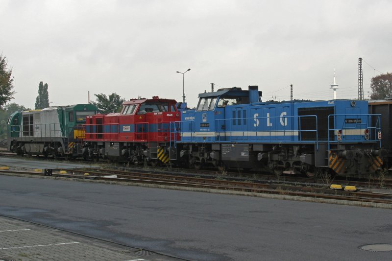 SLG G1206-SP-021,Chemion 07 und eine G2000BB stehen am 10.10.09 abgestellt im Vossloh Servicecenter Moers