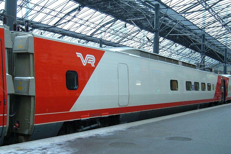 Sm3 7610 Pendolino Speisewagen mit Stromabnehmer, Wagen 4 am 17.01.2006 in Helsinki C.