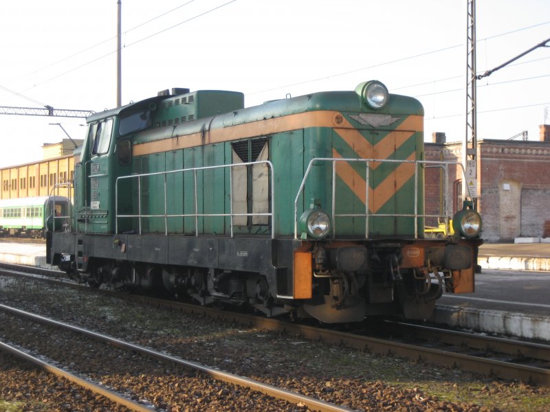 SM42-105 wartet auf neue Aufgabe am 29.12.2007 im Hauptbahnhof Bydgoszcz.