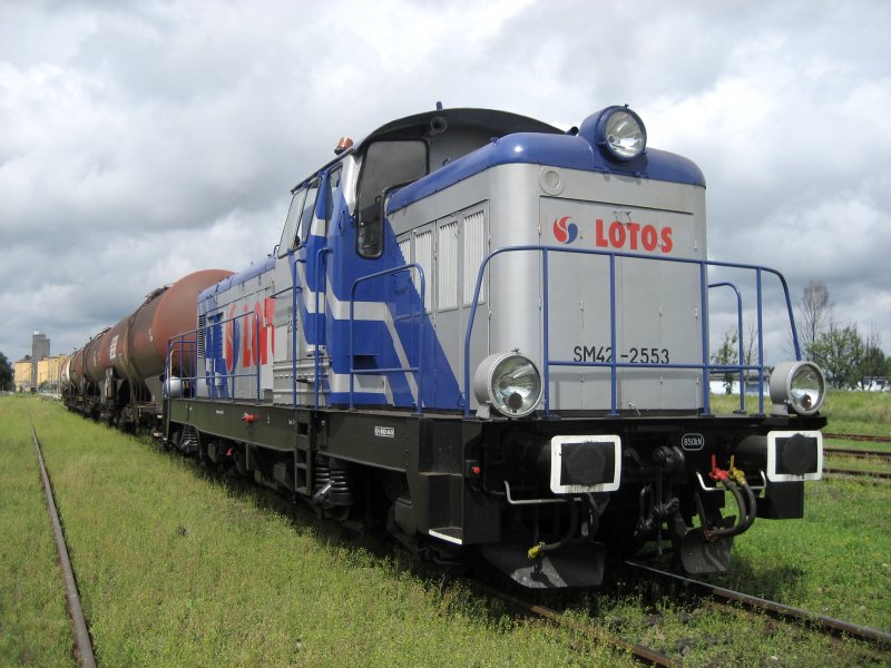 SM42-2553 mit Kesselwagen am 19.07.2009 in Wałcz.