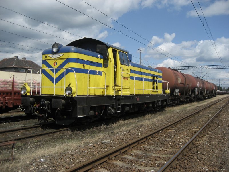 SM42-2574 von der LOTOS am 12.06.2009 in Piła.