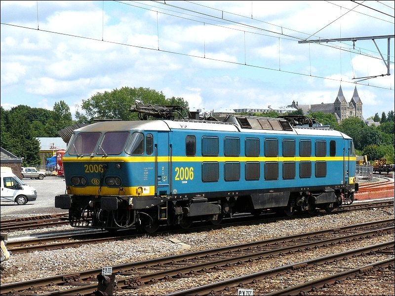 SNCB Lok 2006 prsentierte sich im besten Licht am 21.06.08 im Bahnhof von Arlon. (Hans)